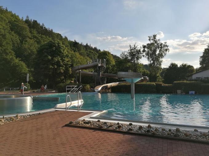 Ferienhaus Hescheld With Private Jacuzzi Hellenthal Bagian luar foto