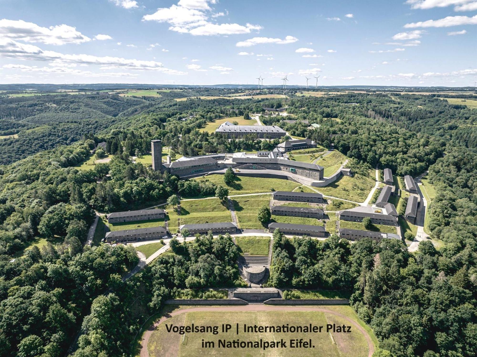 Ferienhaus Hescheld With Private Jacuzzi Hellenthal Bagian luar foto