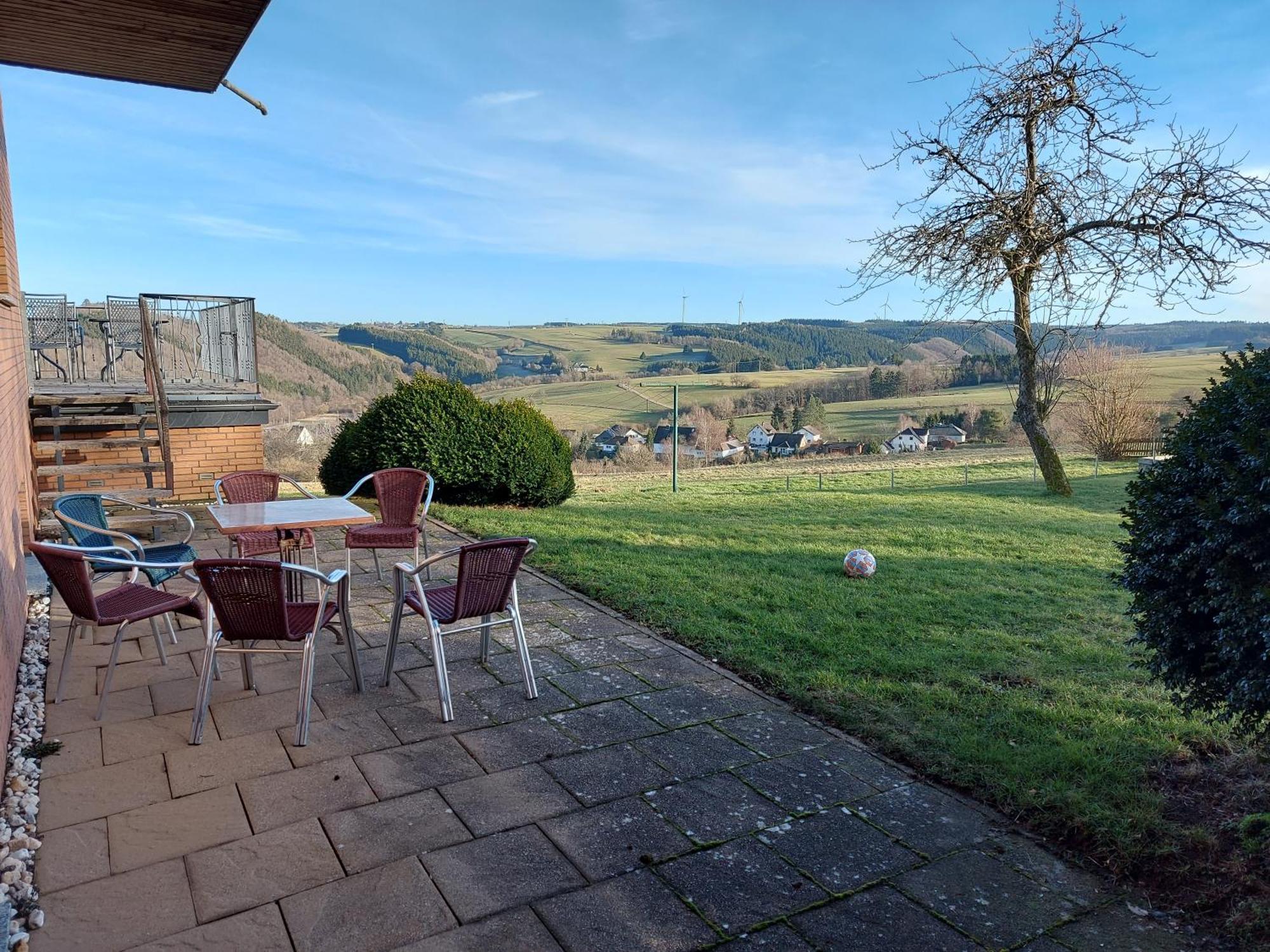 Ferienhaus Hescheld With Private Jacuzzi Hellenthal Bagian luar foto