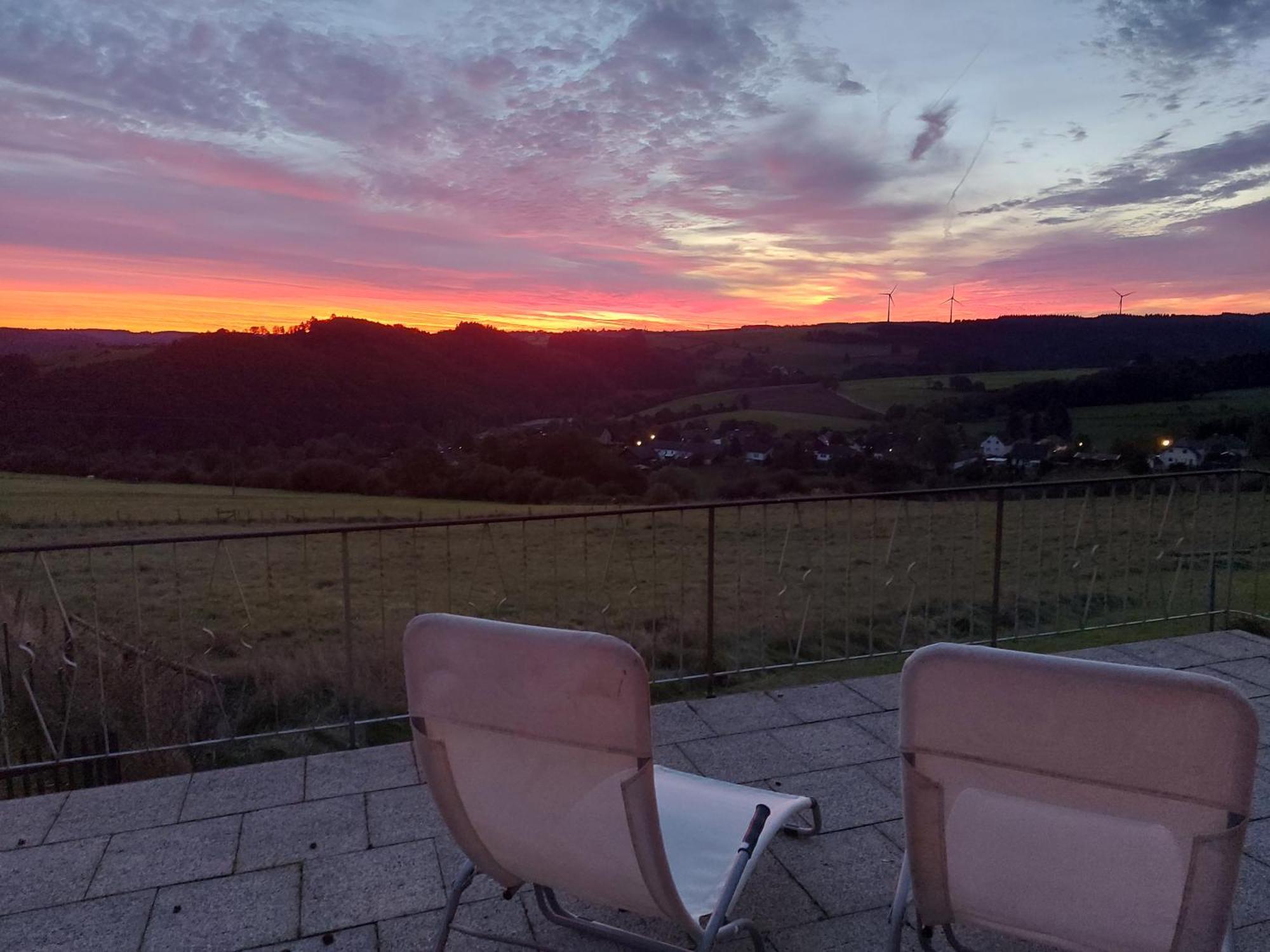 Ferienhaus Hescheld With Private Jacuzzi Hellenthal Bagian luar foto