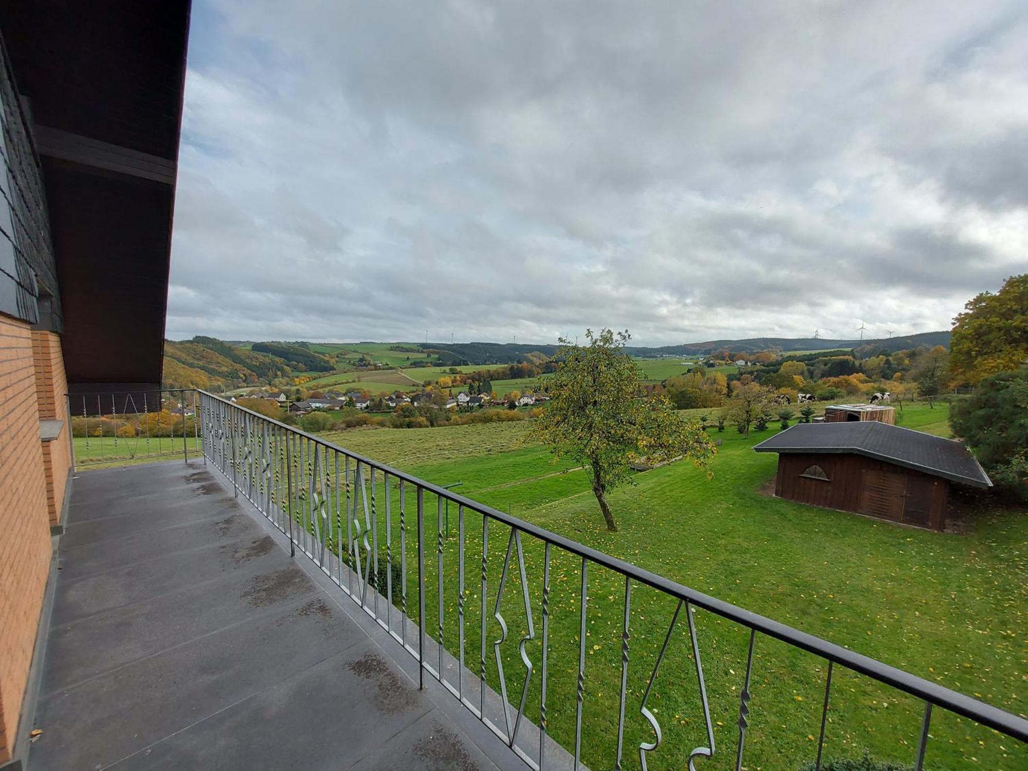 Ferienhaus Hescheld With Private Jacuzzi Hellenthal Bagian luar foto