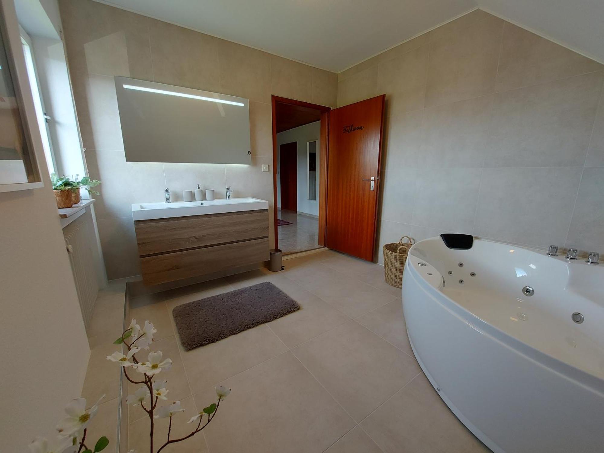 Ferienhaus Hescheld With Private Jacuzzi Hellenthal Bagian luar foto