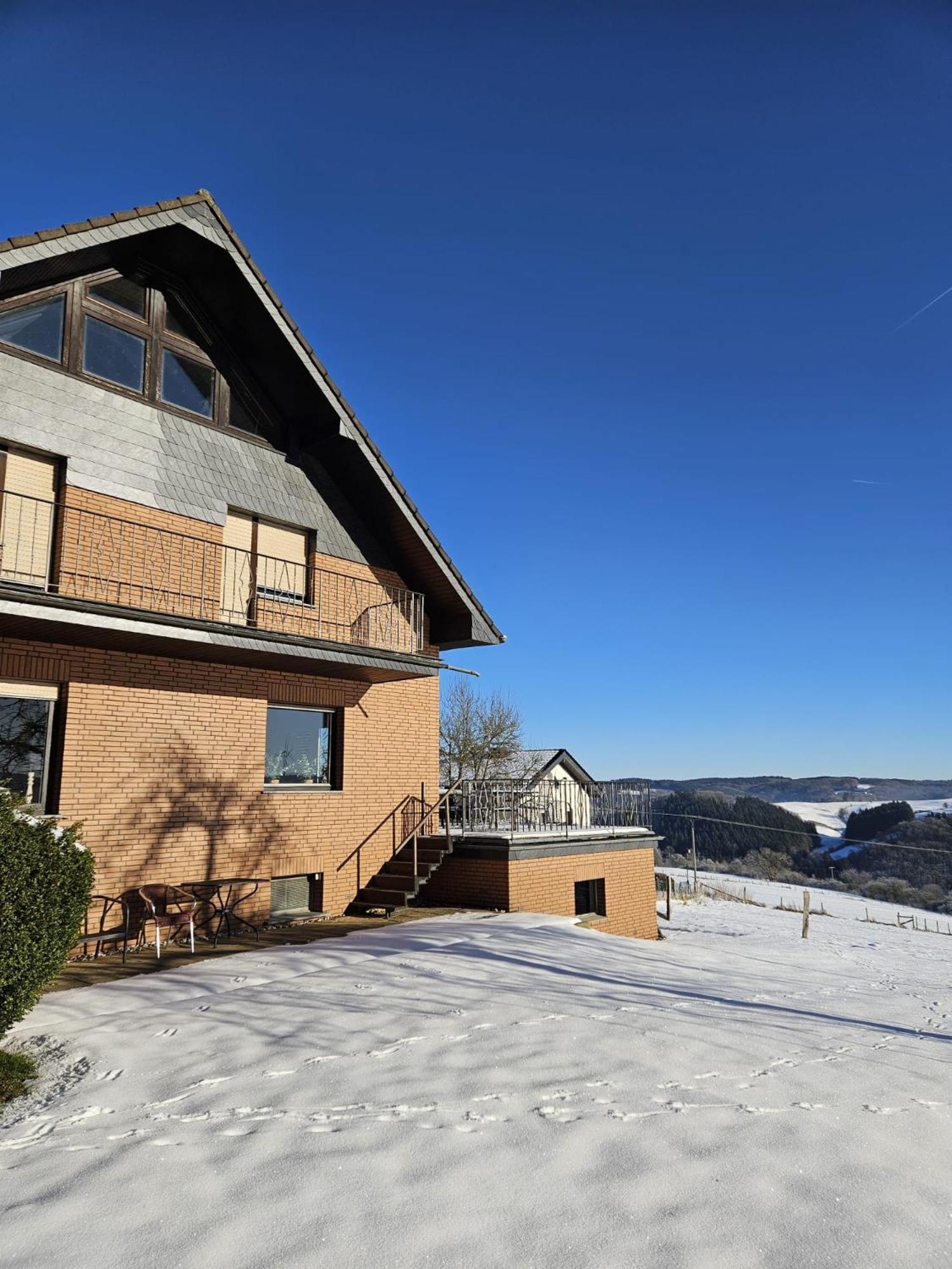 Ferienhaus Hescheld With Private Jacuzzi Hellenthal Bagian luar foto