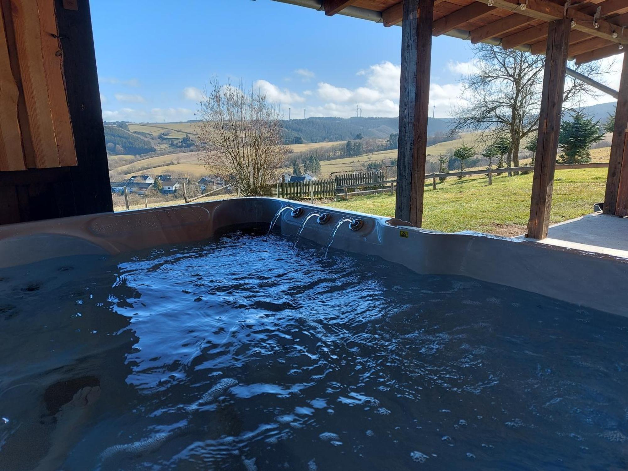 Ferienhaus Hescheld With Private Jacuzzi Hellenthal Bagian luar foto